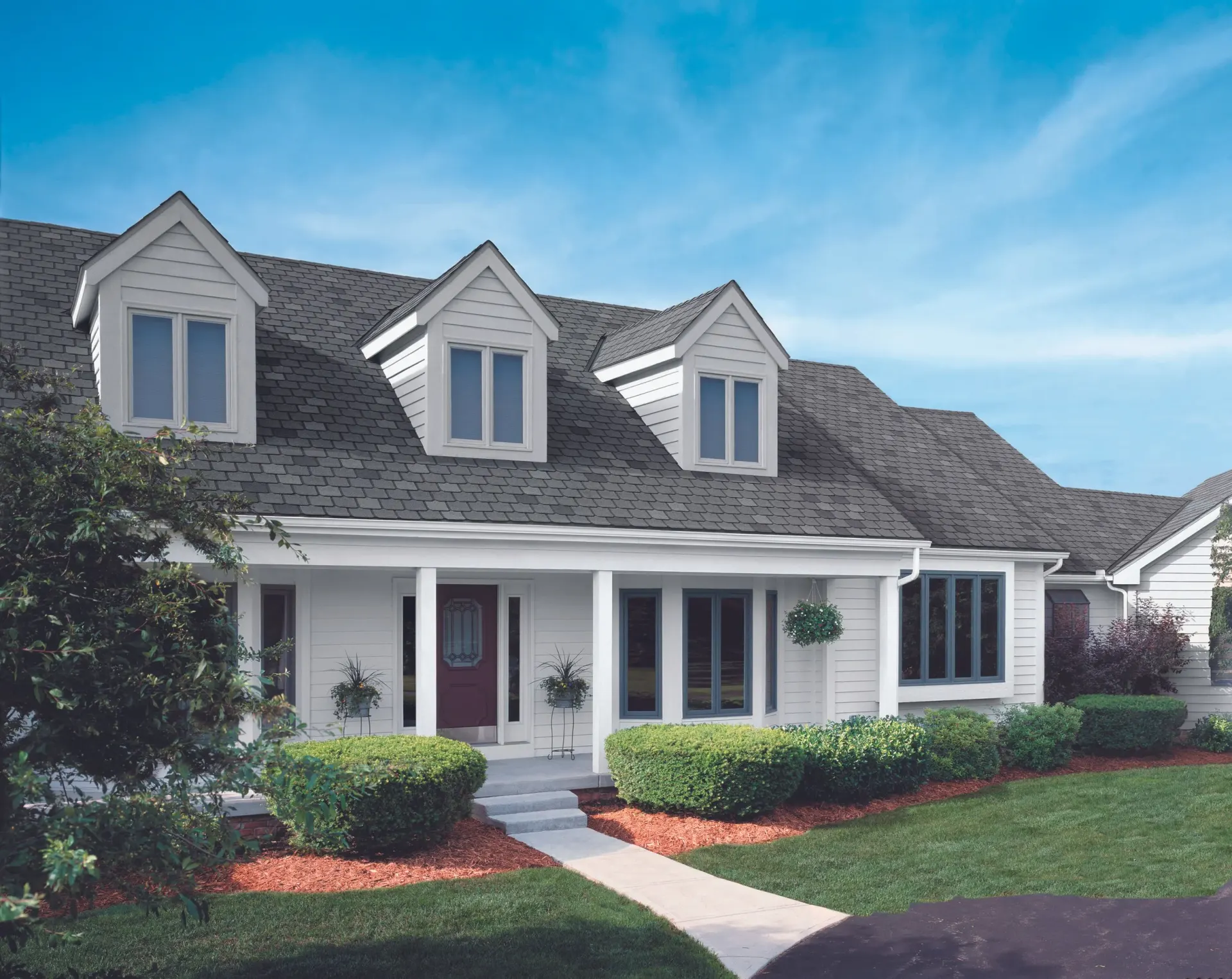 Owens Corning shingle photograph from the Platinum Contractor page